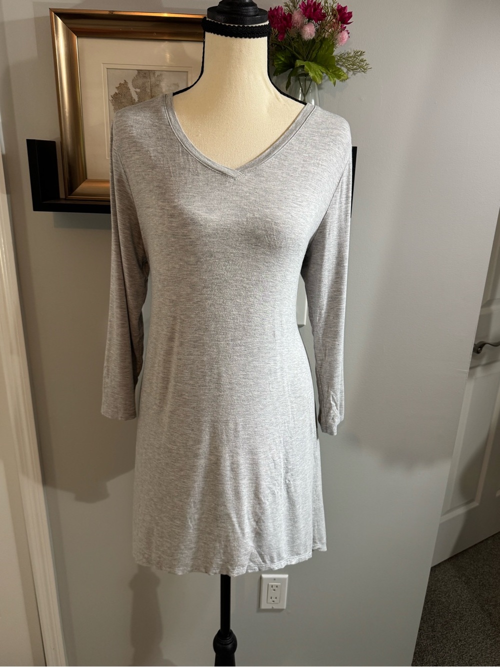 LOGO by Lori Goldstein Light Gray V-Neck Tunic Top
